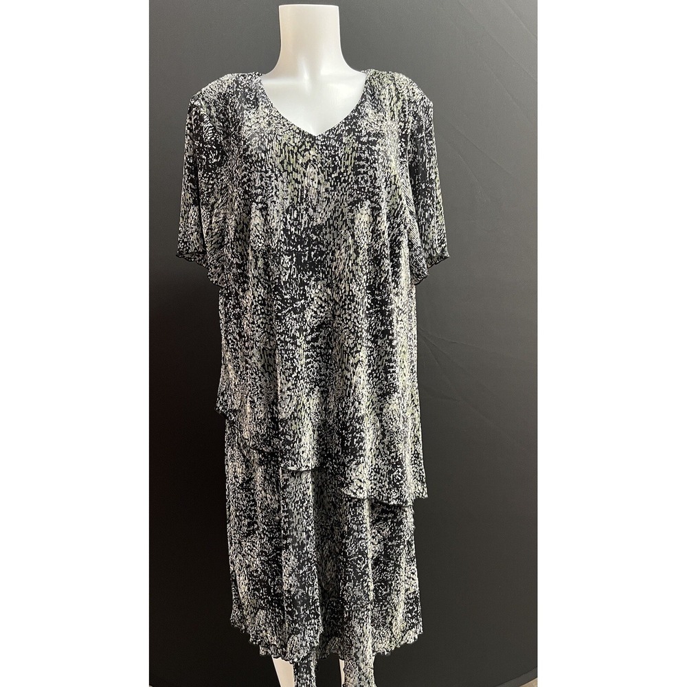 Connected apparel silky dress plus sz 20 black Layered Ruffle